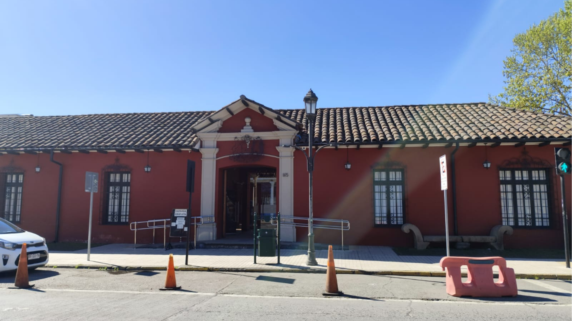 Frontis del museo