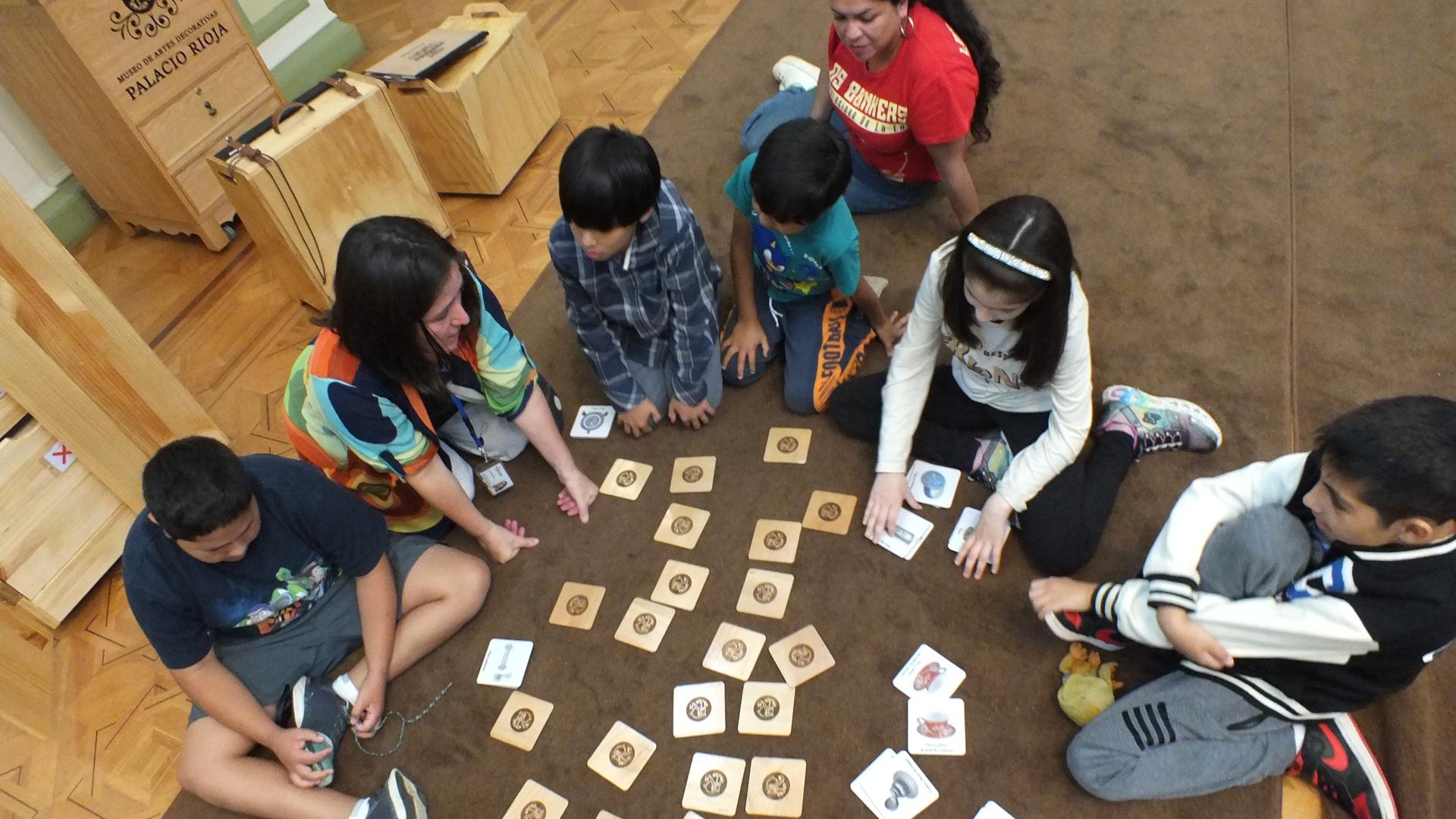 Jugando en el Palacio Rioja