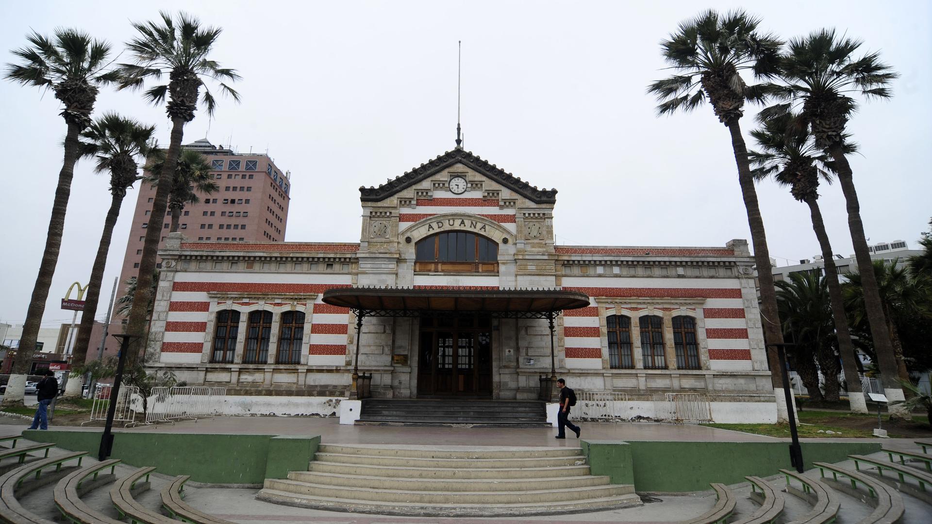 Vista de edificio Casa de la Cultura A.R.C. -Ex Aduana y entorno