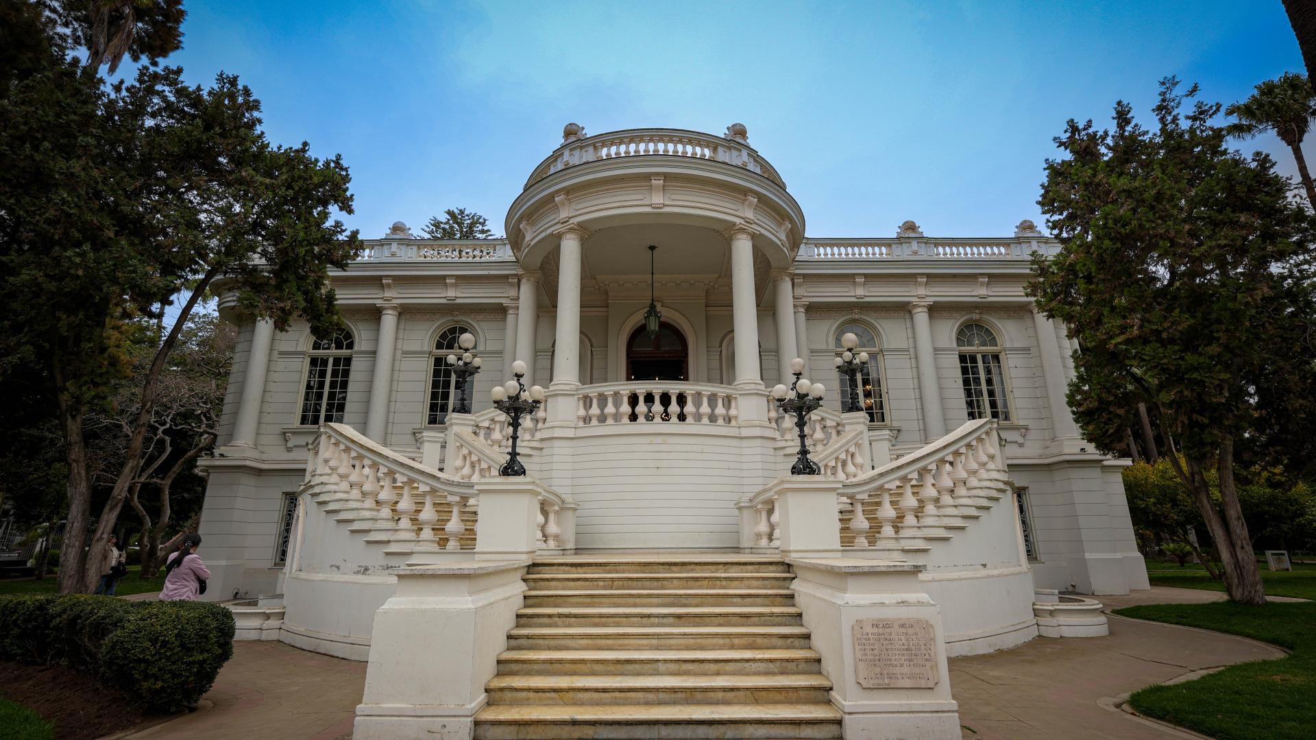 Frontis del Palacio Rioja.