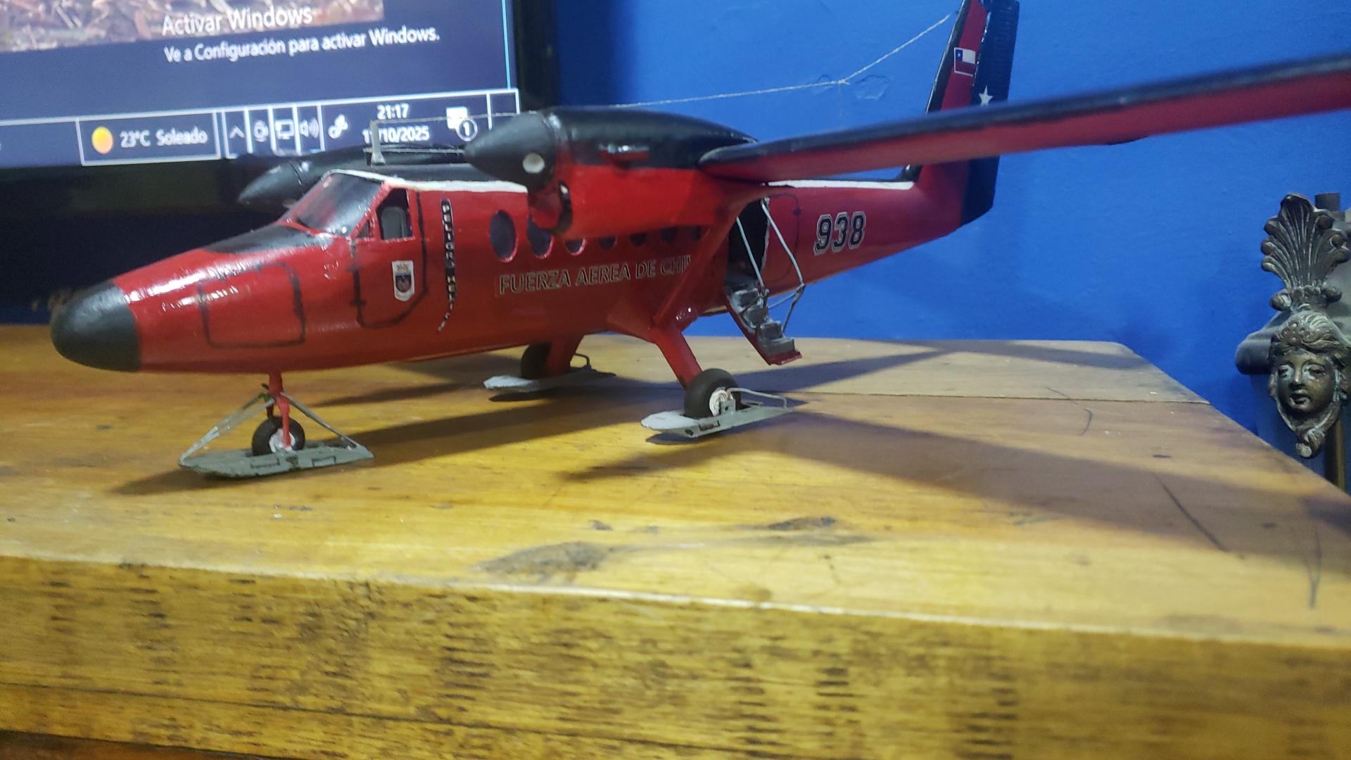 Avión FACH Twin Otter esquema de pintura antártico