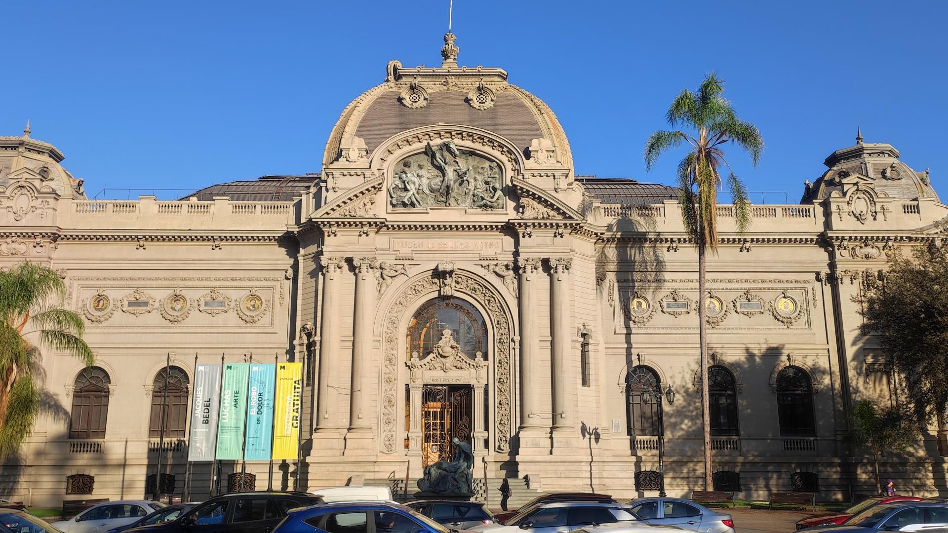 Fachada Museo Nacional de Bellas Artes