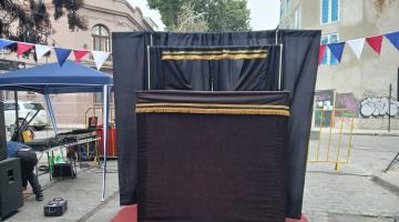 Retablo de títeres es el espacio itinerante utilizado como casa taller museo de un(a) Titiritero/a