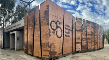 Entrada del Centro Andrónico Luksic Abaroa de Minera Los Pelambres.