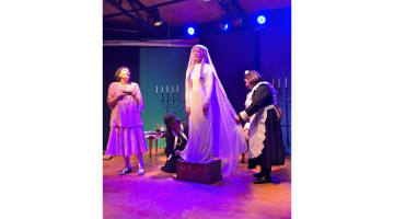 Obra de teatro  "Ediht el Amor desafía al tiempo" basada en la historia de la hija de Carlos Wernert dueño de la fábrica de Paños Bellavista Tomé quien se enamora de un obrero. Una hermosa obra que cuenta en parte la historia textil de Tomé. 