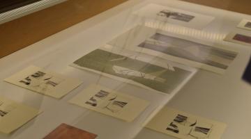 Vitrinas Exposición Ivonne Chia Fan Obras y Matrices