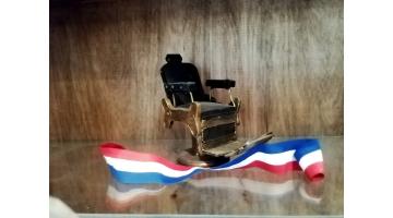 El sillón del barbero es instrumento indispensable en nuestra Casa Museo